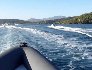 Σε εξέλιξη έρευνα για σκάφος με μετανάστες βόρεια της Σάμου